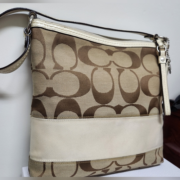 COACH Signature Brown/tan Jacquard Canvas and Patent Leather Zip Tote - Picture 5 of 16